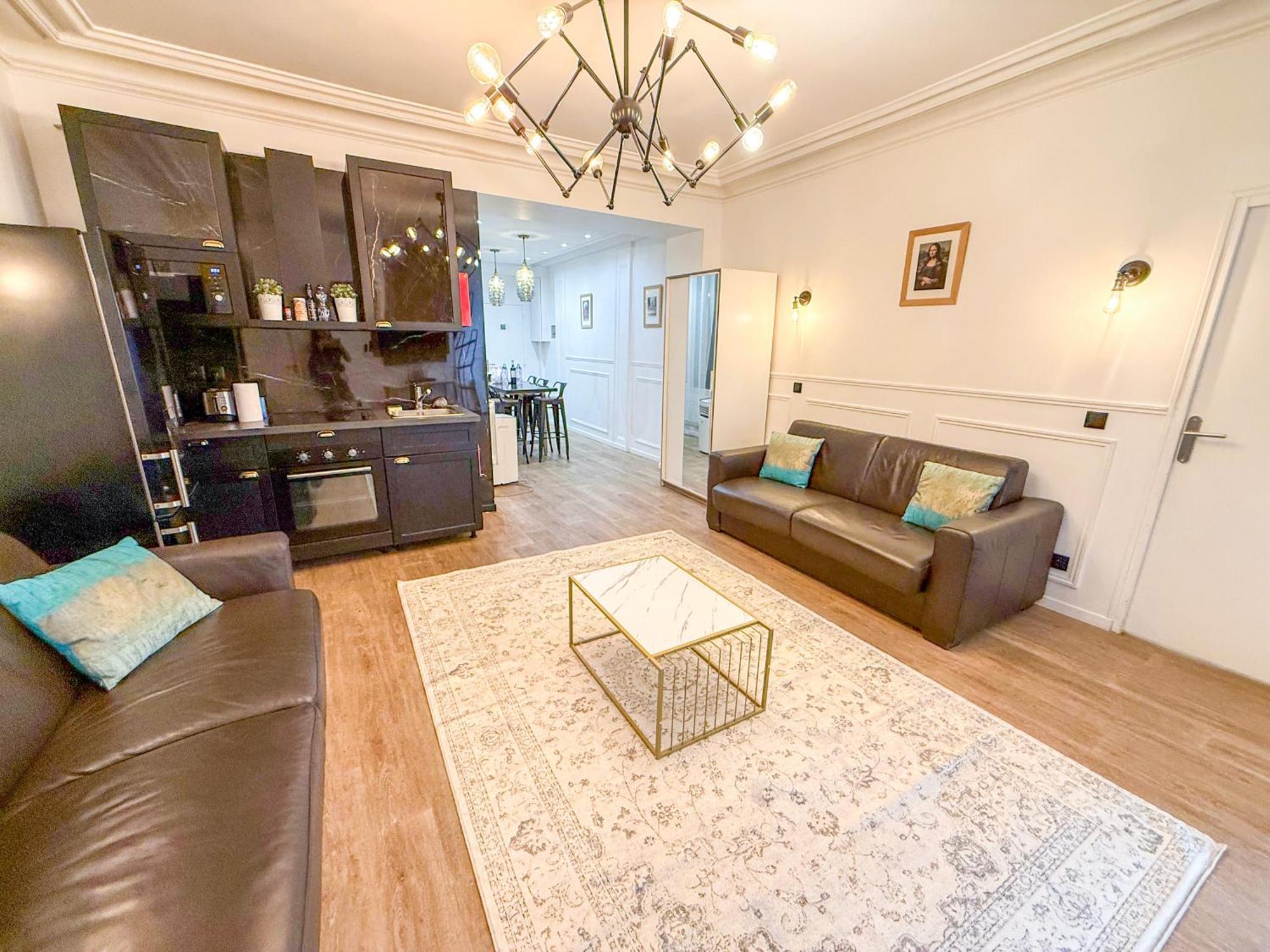 Urban Flat 107 - Sublime 4 Bedroom Opera